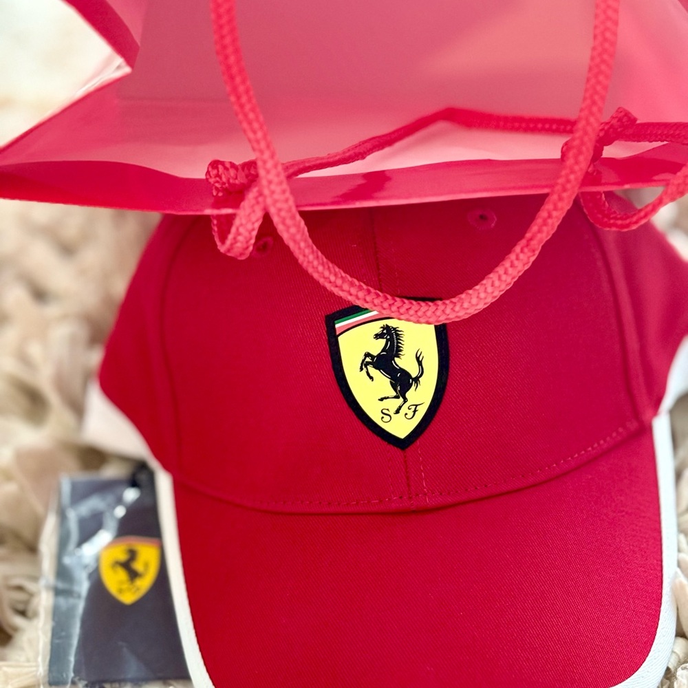 Ferrari Iconic Red Hat - Picture 9 of 10